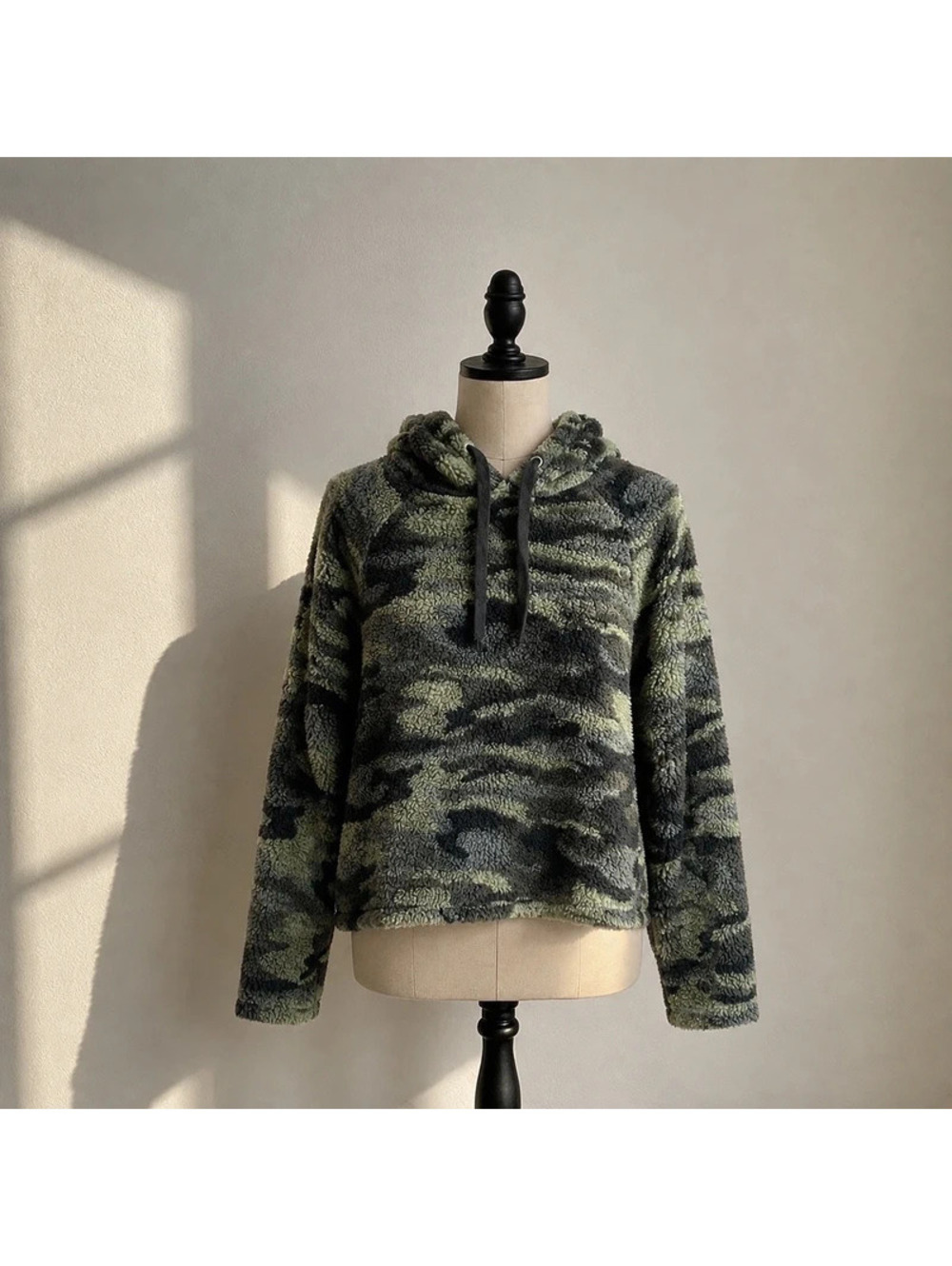Hippie Rose Camo Fuzzy Sherpa Cropped Hoodie Sweatshirt Green Gray M